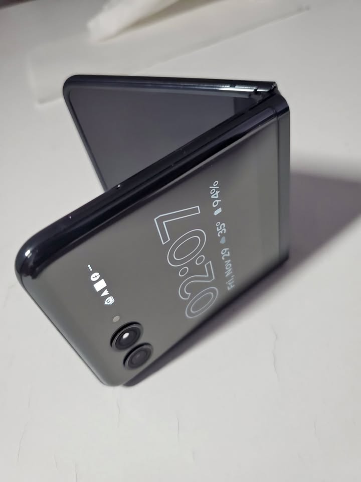 Motorola Razr+ (Plus) 5G 2023.