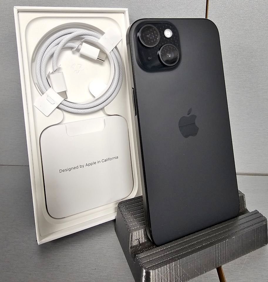 Apple iPhone 15 (128 GB)