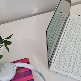 Samsung 15.6” Galaxy Book2 Pro Laptop Computer, i7  16GB  512GB, 12th Gen Intel Core Processor