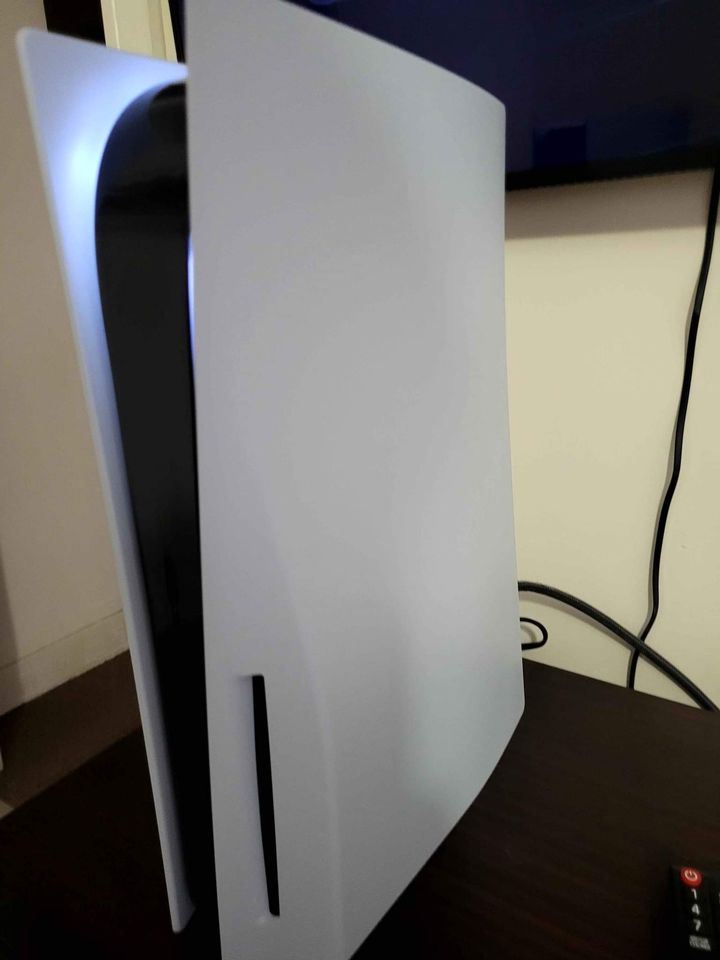 Playstation 5 disc edition plus games