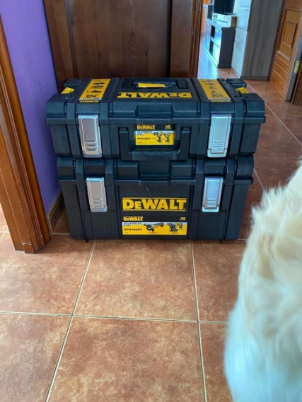 · DeWALT Brushless 4-Tool Kit, 18V, Black Yellow