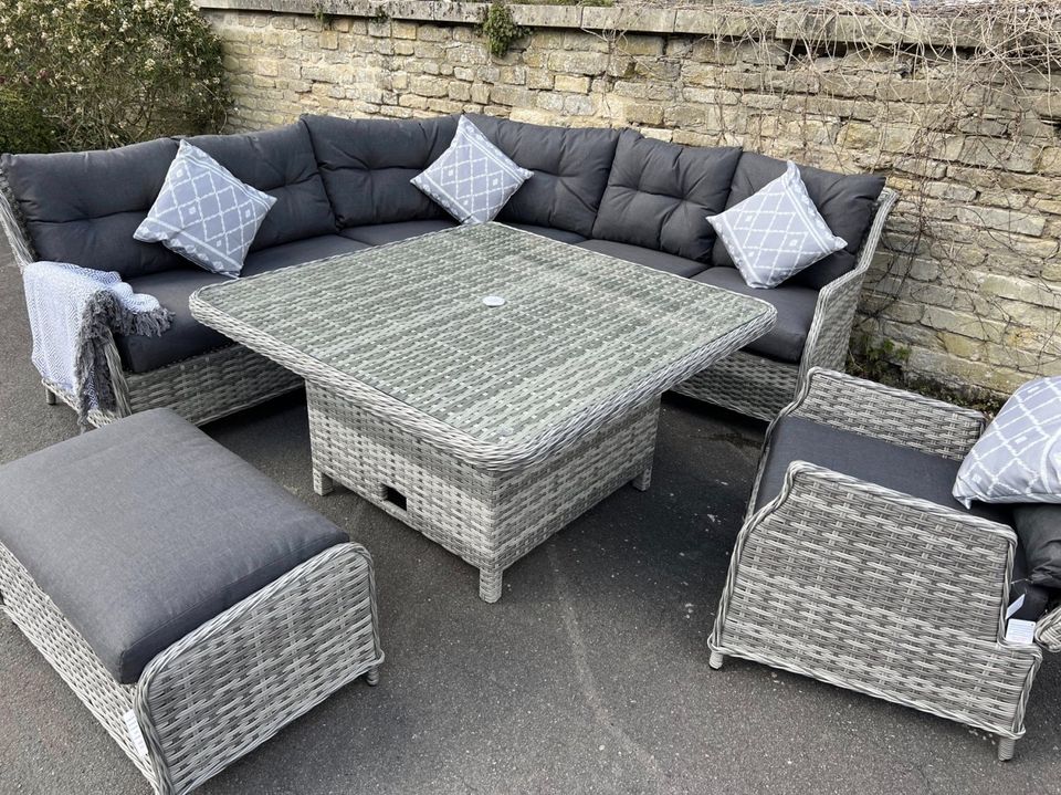 Rattan Garden Furniture premium Large corner sofa set.
